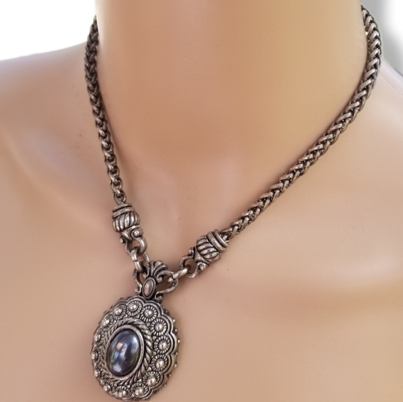 VINTAGE ORNATE SILVERTONE HEMATITE & WHEAT CHAIN PENDANT STATEMENT NECKLACE - Picture 2 of 9